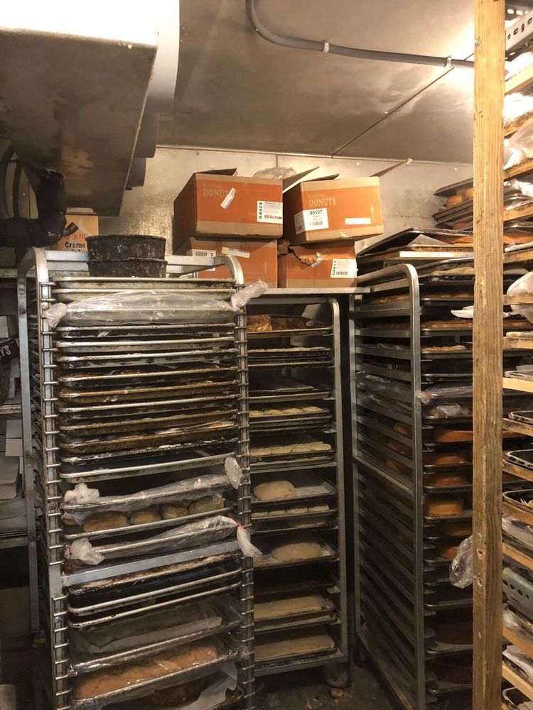 Traub's Bakery: 1020 Lincoln Avenue, Prospect Park, PA 19076